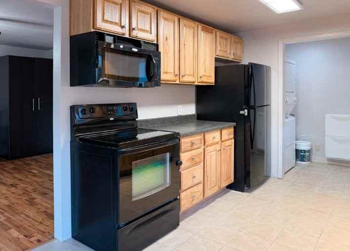 732 10th St Ne - Photo 4 of 11
