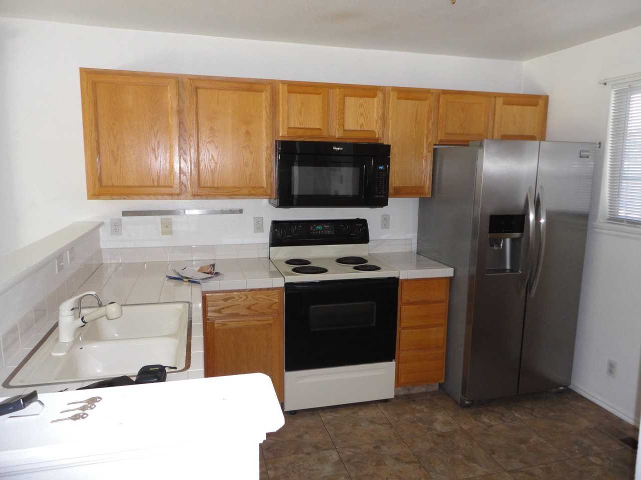 3082 E 106th Pl - Photo 3 of 7
