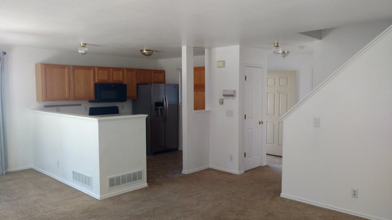 3082 E 106th Pl - Photo 4 of 7