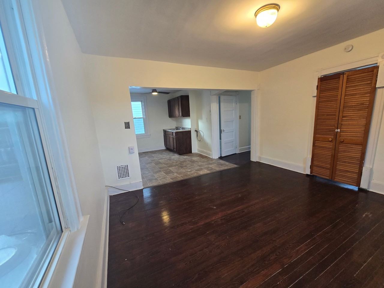 2903 Evergreen Ave #2 - Photo 4 of 8