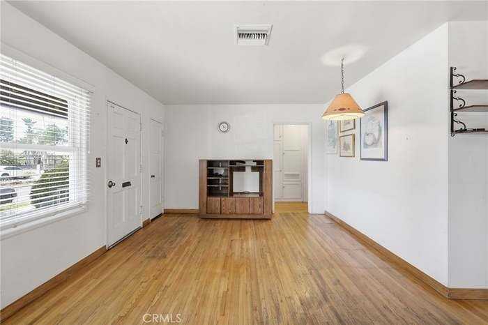 13419 Reliance St - Photo 5 of 18