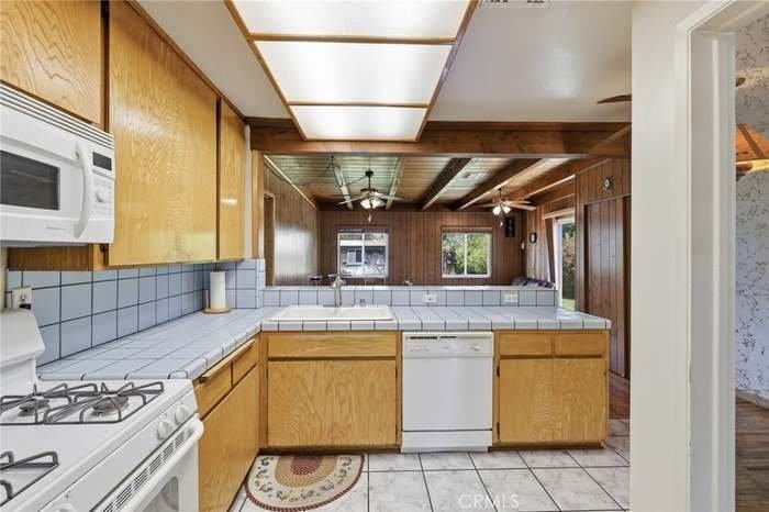 13419 Reliance St - Photo 6 of 18