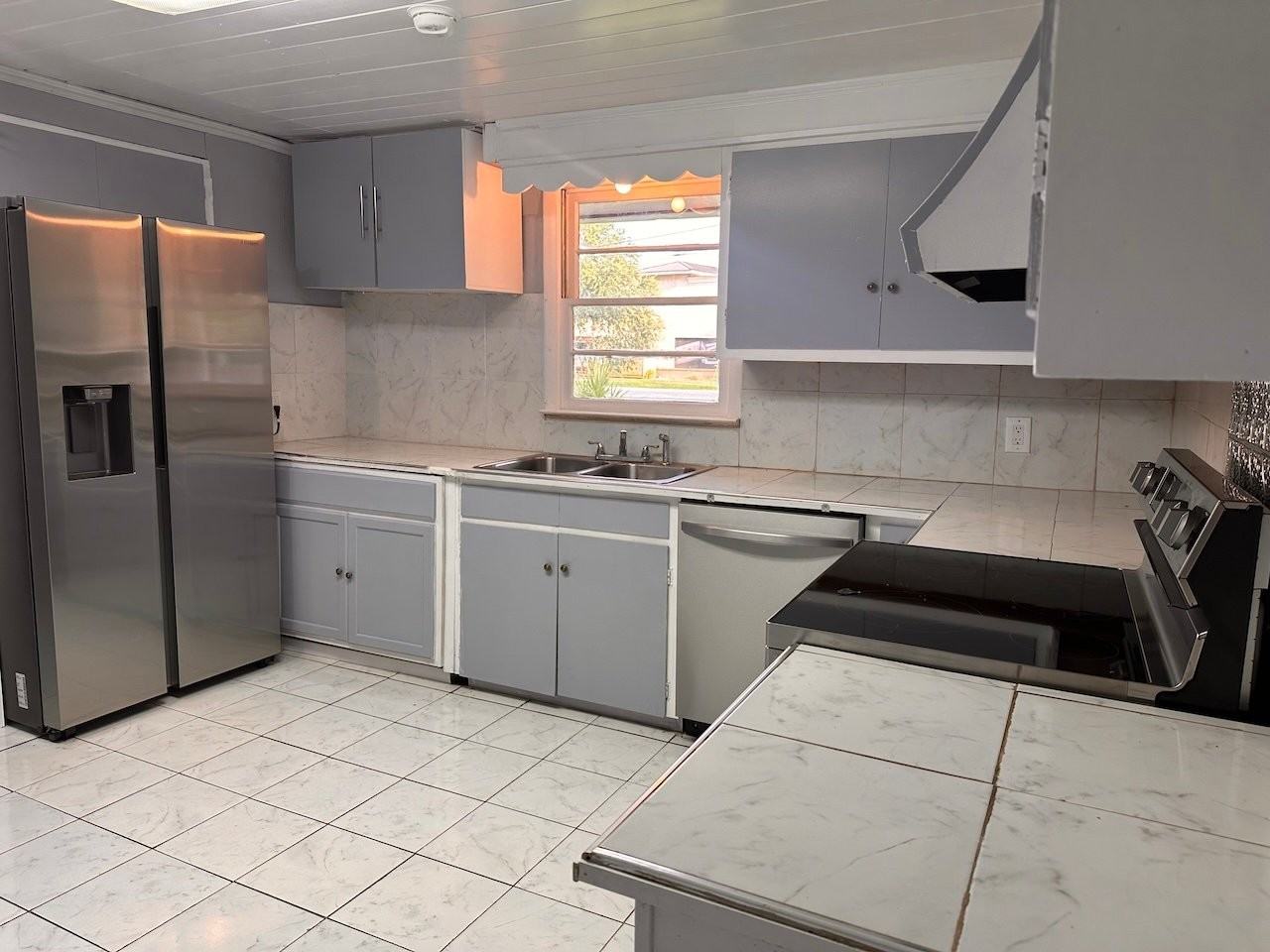 533 Scranton Rd - Photo 6 of 27