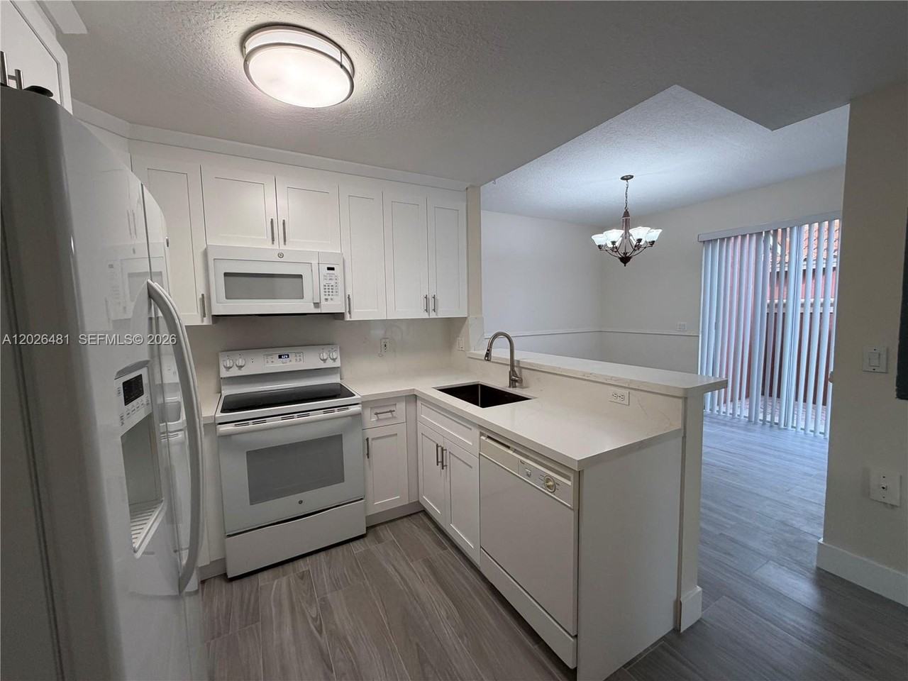 6202 Nw 112th Ct - Photo 4 of 20