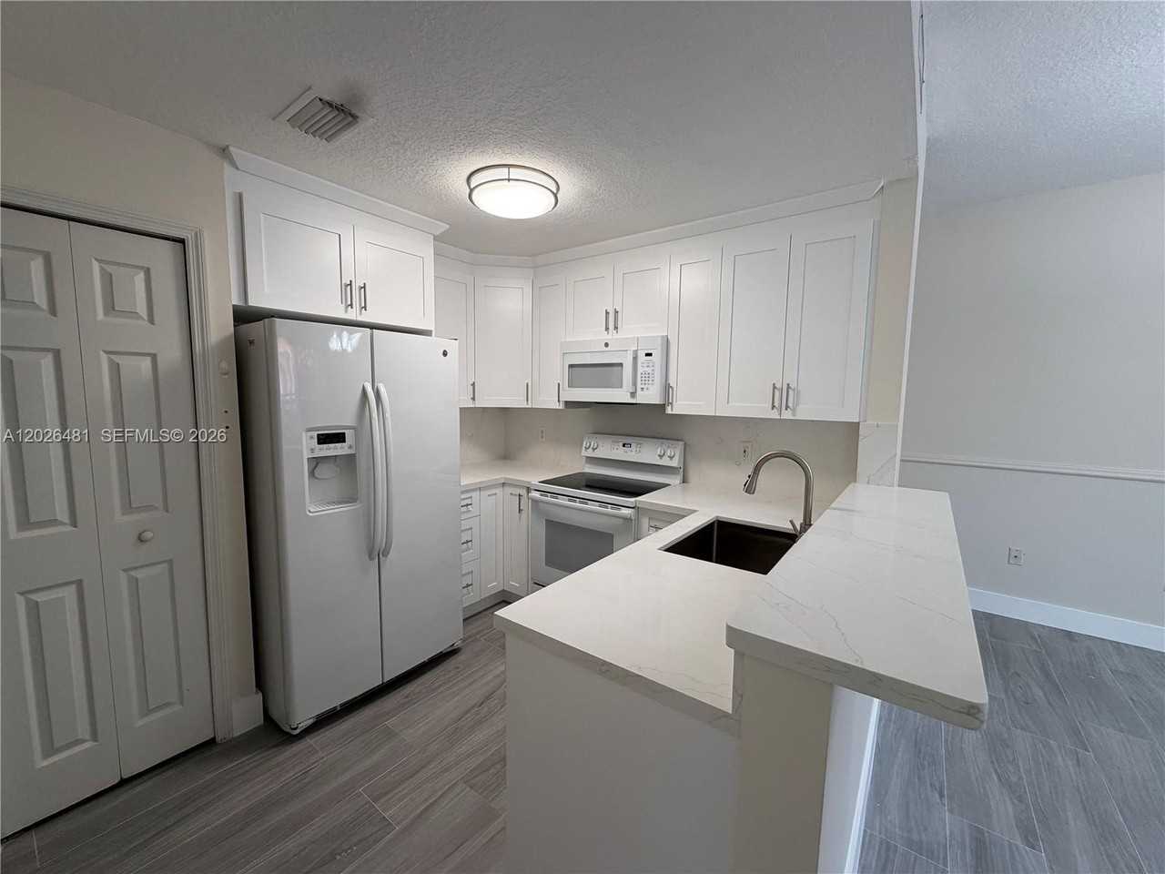 6202 Nw 112th Ct - Photo 5 of 20