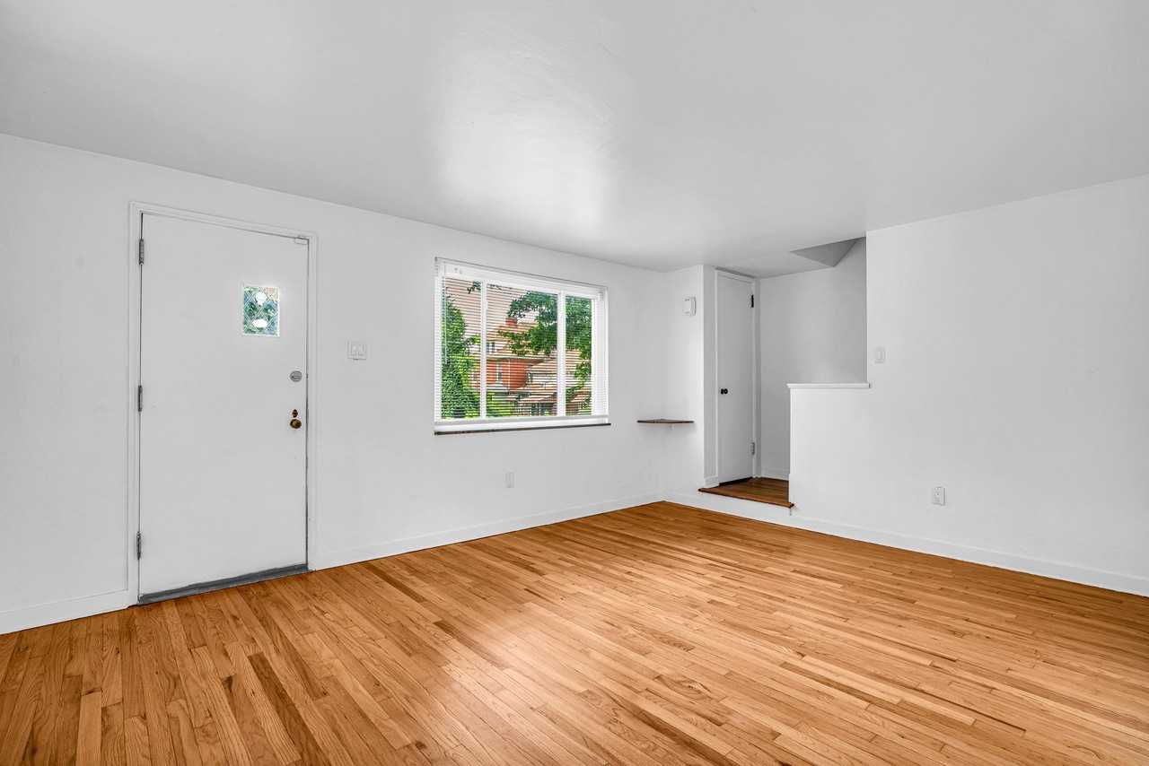 1205 Labelle Ave - Photo 3 of 15