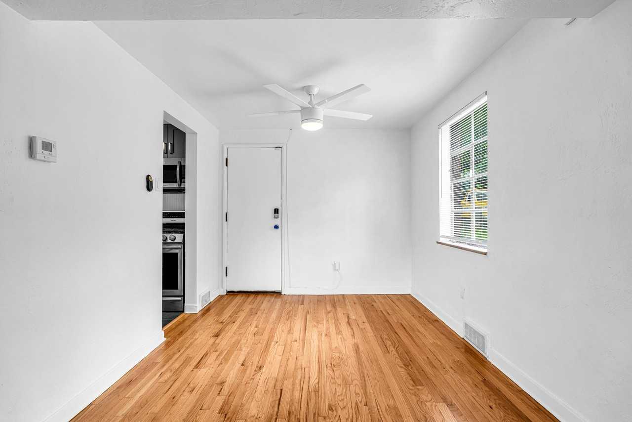 1205 Labelle Ave - Photo 5 of 15