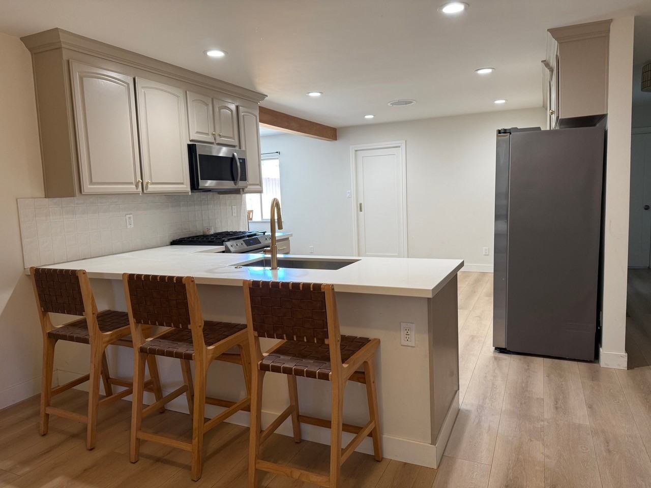 8 Panoramic Ave - Photo 2 of 11