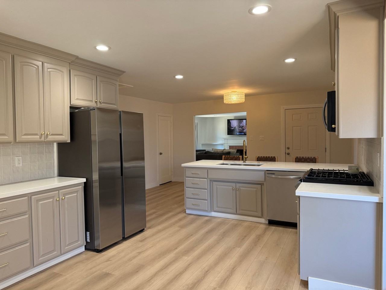 8 Panoramic Ave - Photo 3 of 11