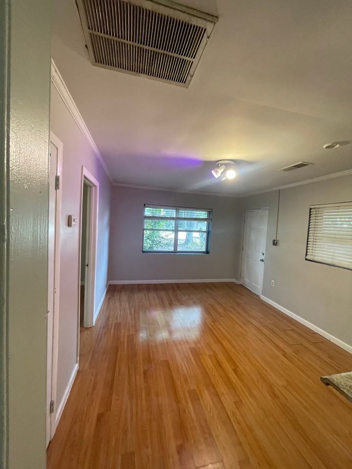 5620 Zanola Dr Sw #A - Photo 2 of 4