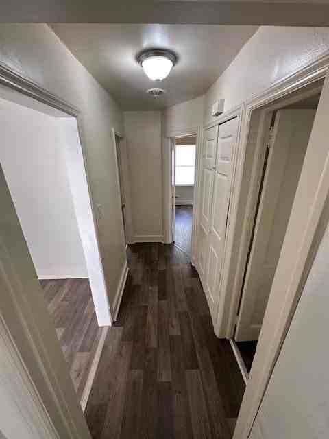 369 Juless St - Photo 4 of 8