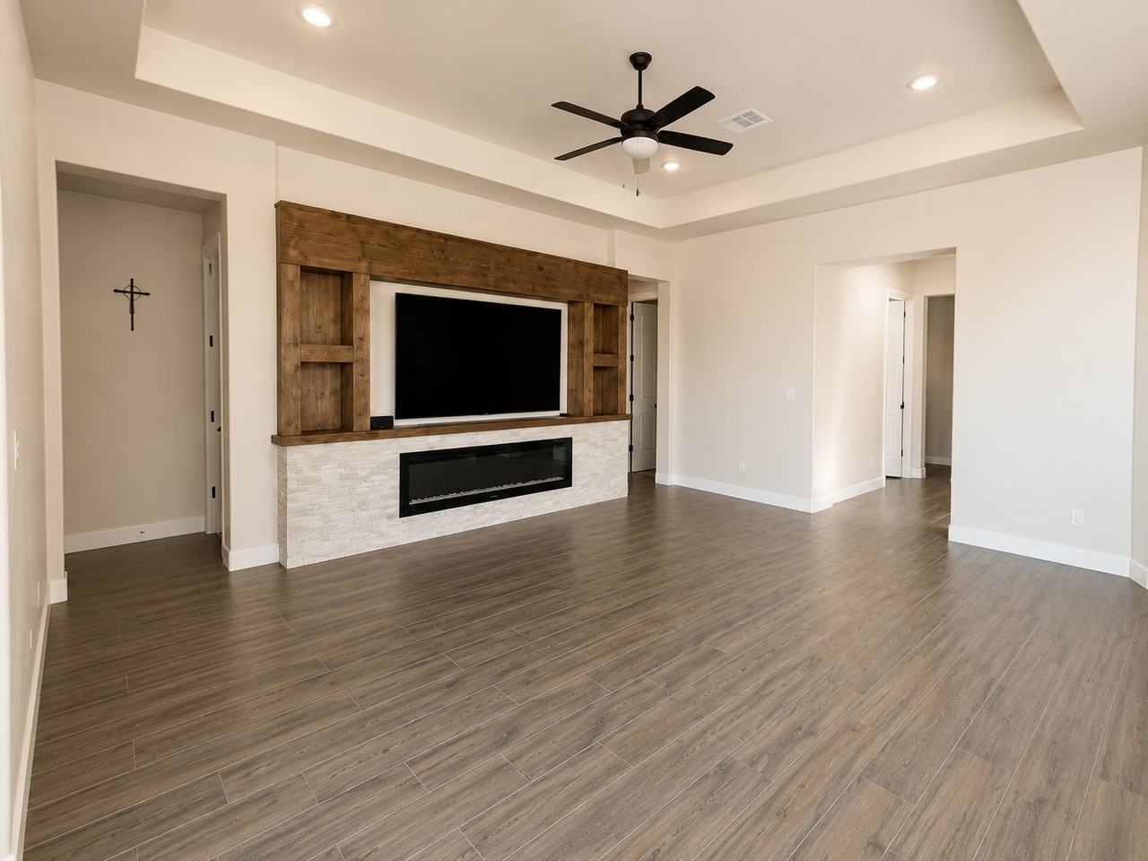 876 Eastwell Dr - Photo 3 of 12