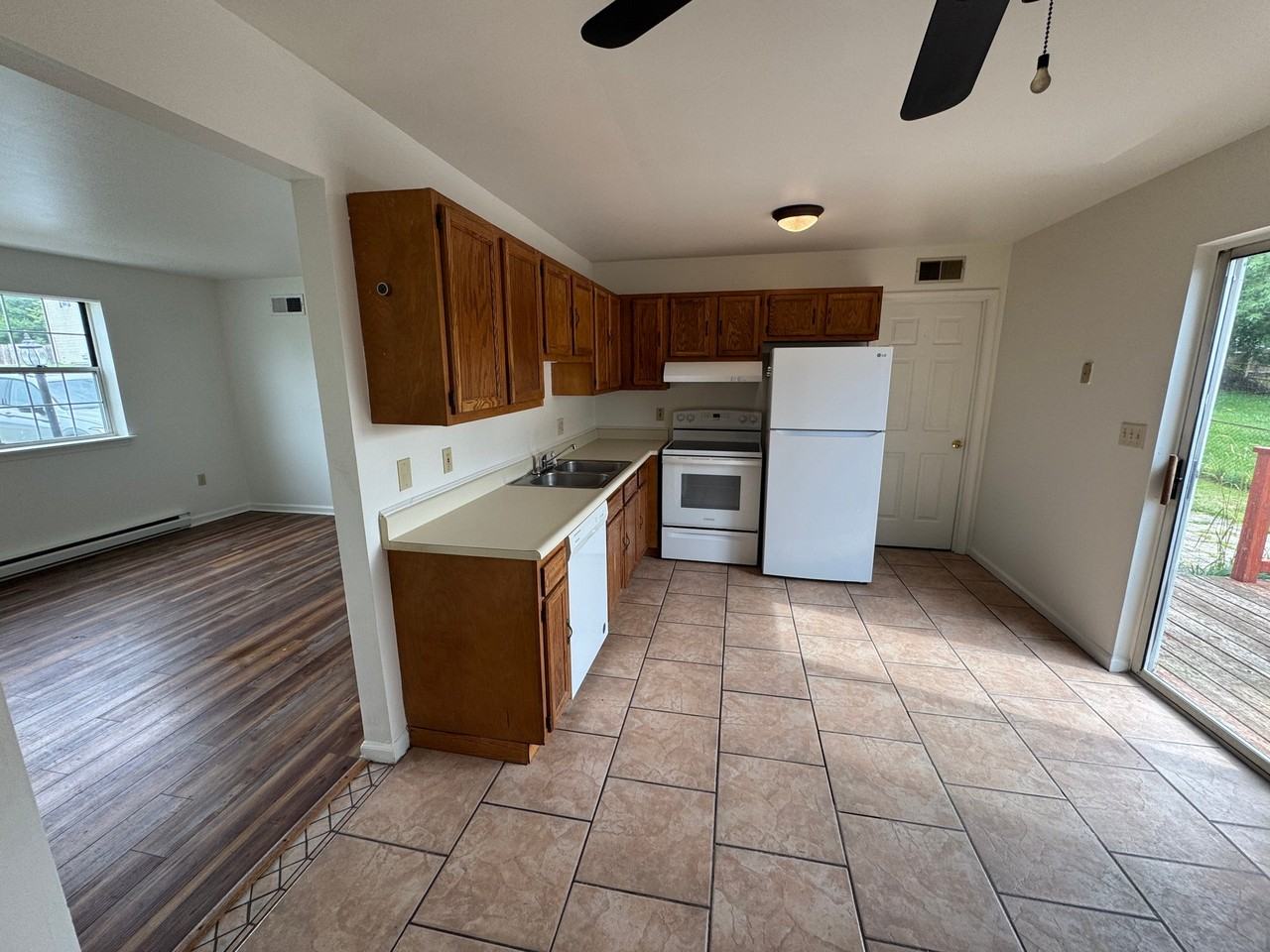 1627 Blue Jay Dr - Photo 4 of 20