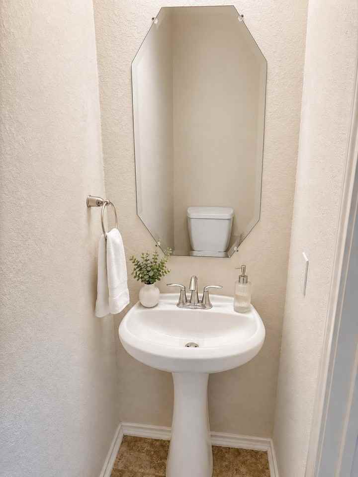24530 Folkstone Cir - Photo 4 of 15