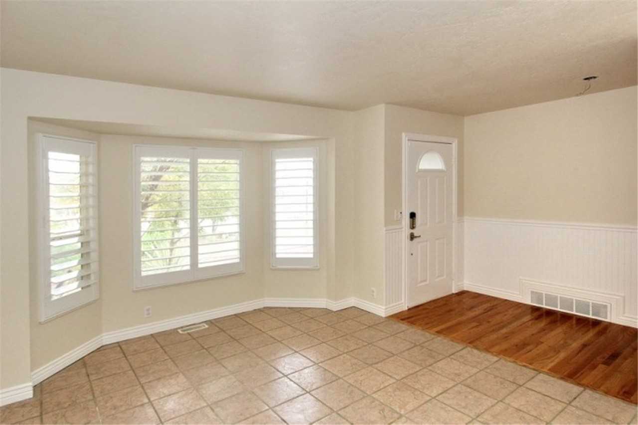1611 Es - Photo 2 of 16