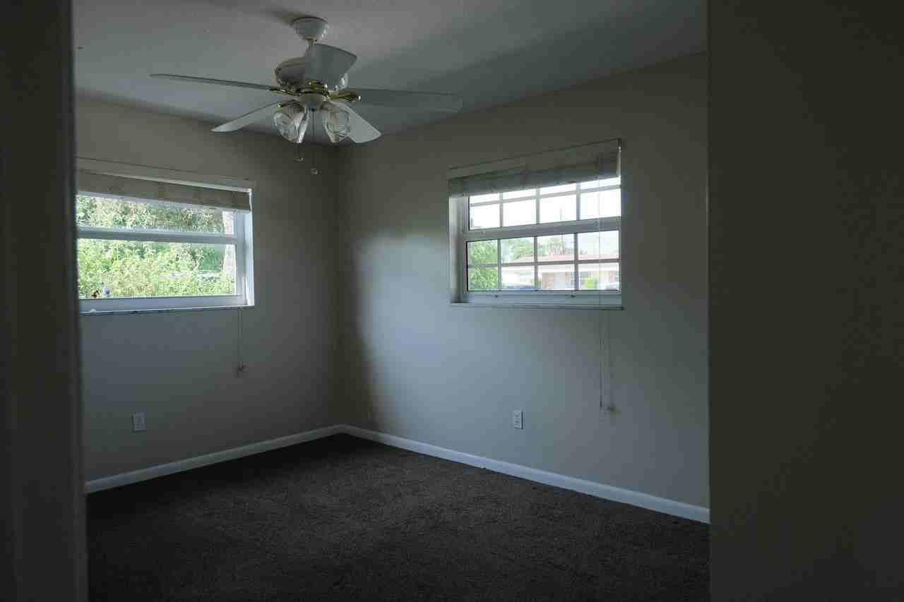 980 Woodland Ave - Photo 7 of 8