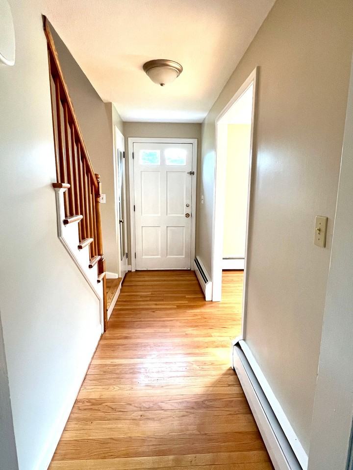 13 Meadowbrook Ln - Photo 3 of 19