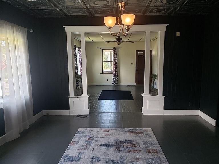 402 Institute St - Photo 3 of 14