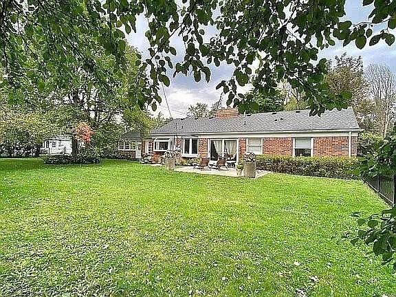 16249 Elizabeth St - Photo 6 of 10