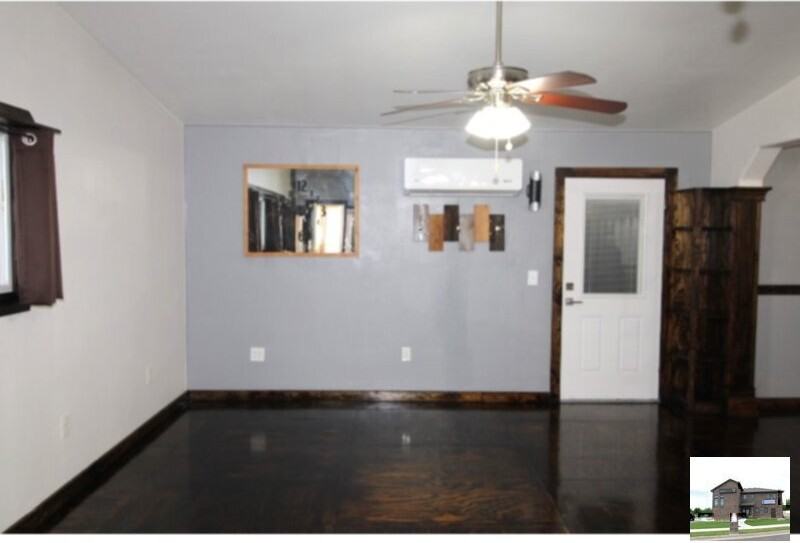 2809 Connell St - Photo 3 of 30