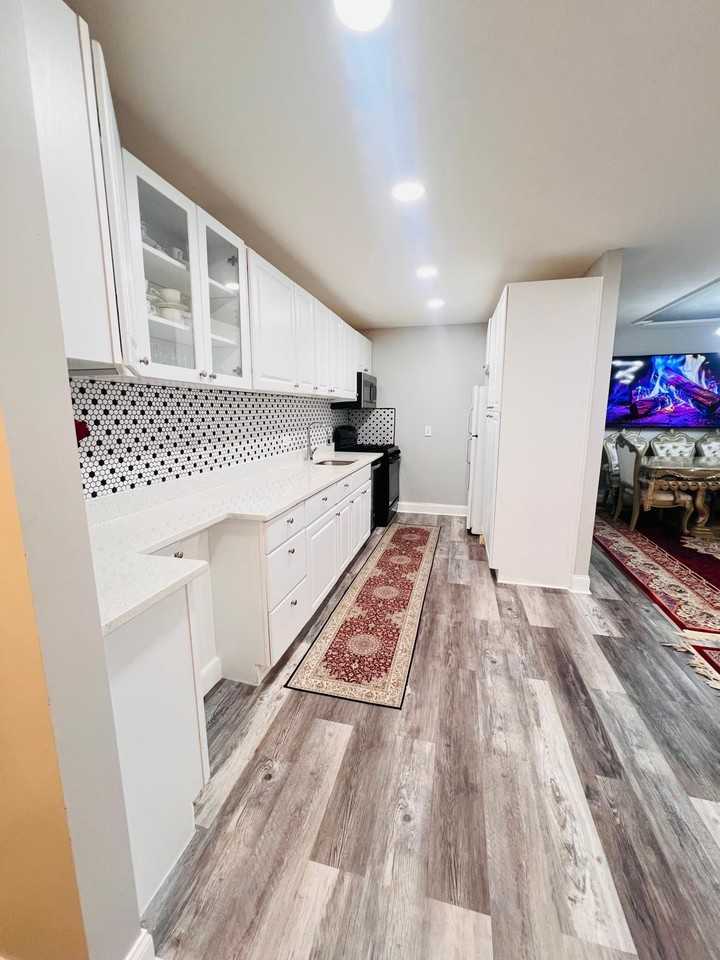 2301 Greenery Ln #202