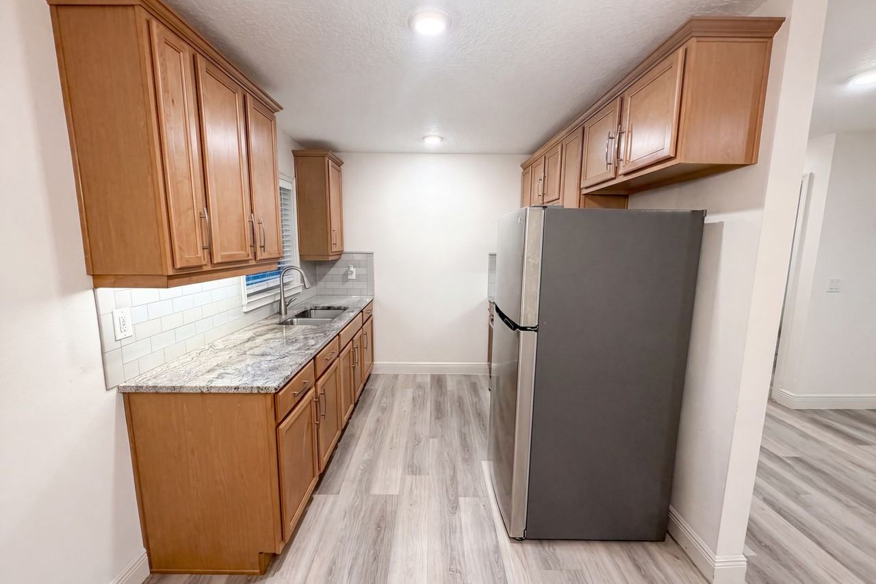 3445 Valeview Dr #NA - Photo 4 of 11