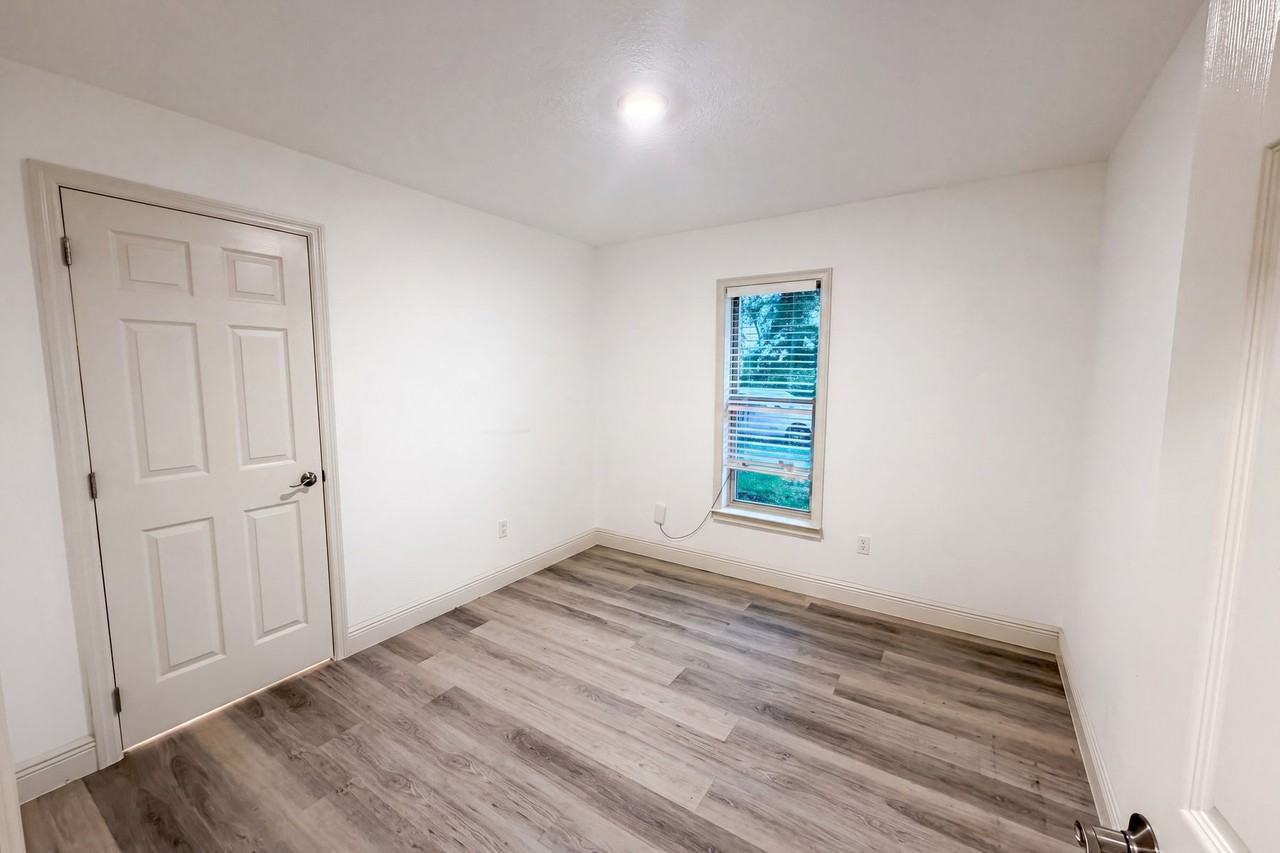 3445 Valeview Dr #NA - Photo 7 of 11