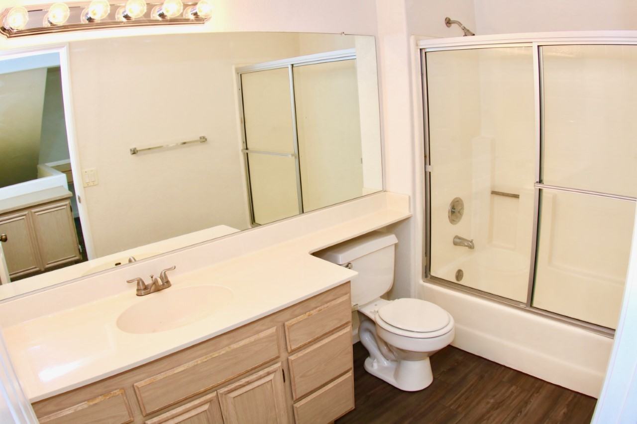 7010 Oak Glenn Ct #NA - Photo 2 of 13