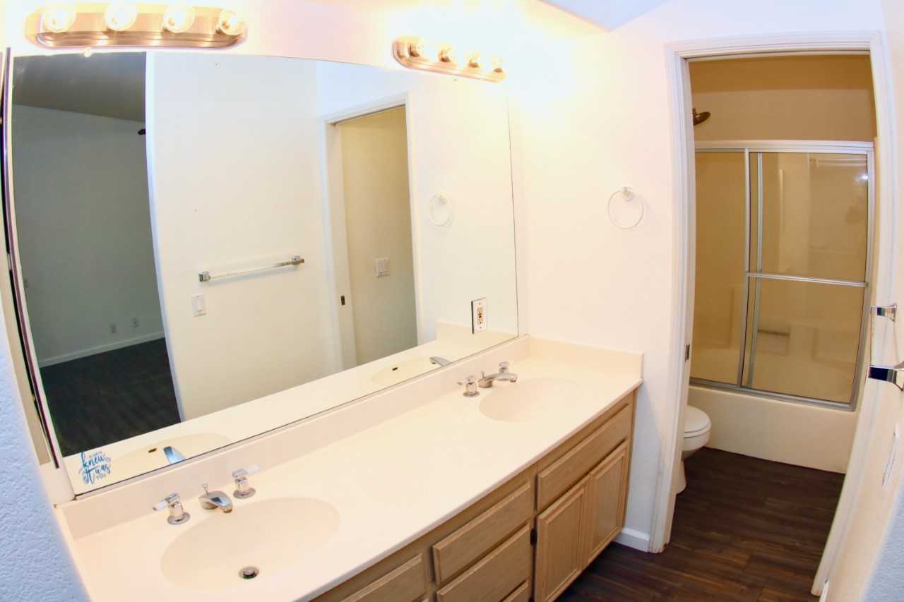 7010 Oak Glenn Ct #NA - Photo 5 of 13