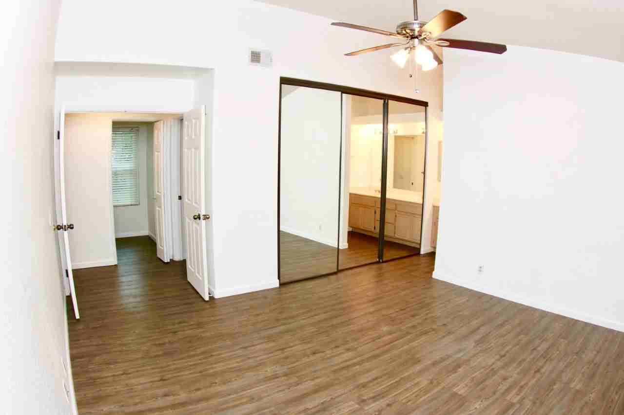 7010 Oak Glenn Ct #NA - Photo 6 of 13