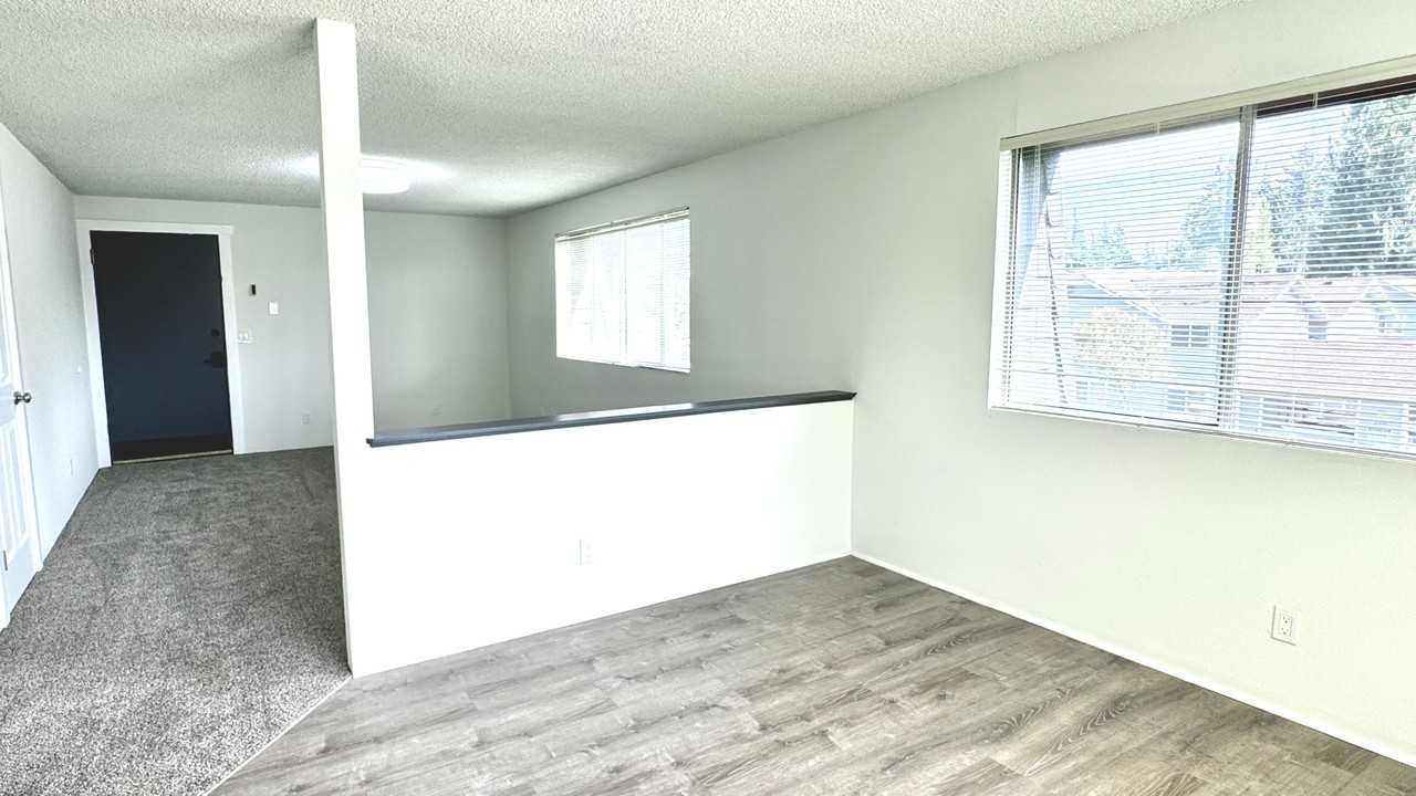 2405 Howard Ave #4 - Photo 4 of 21