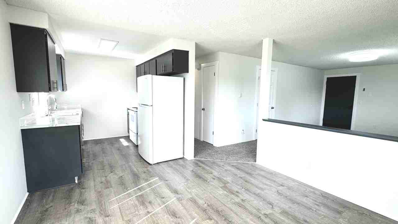 2405 Howard Ave #4 - Photo 5 of 21