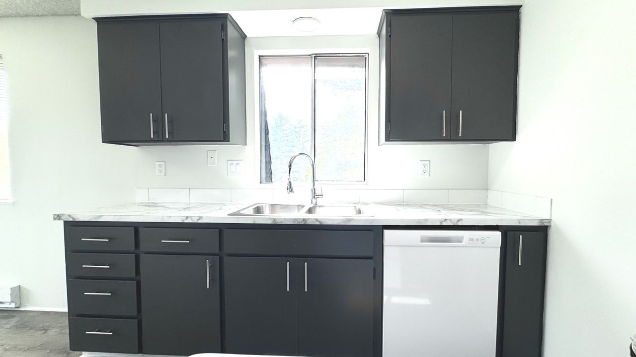2405 Howard Ave #4 - Photo 6 of 21