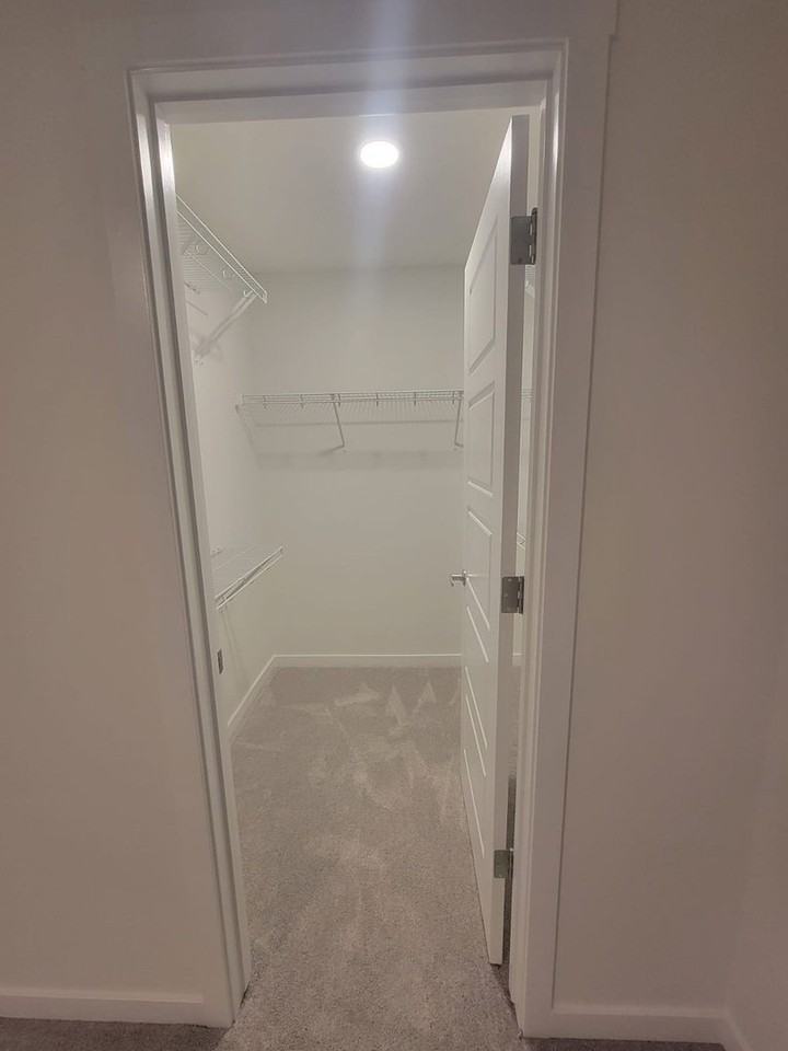 3315 Erlanger Bend Nw - Photo 4 of 7