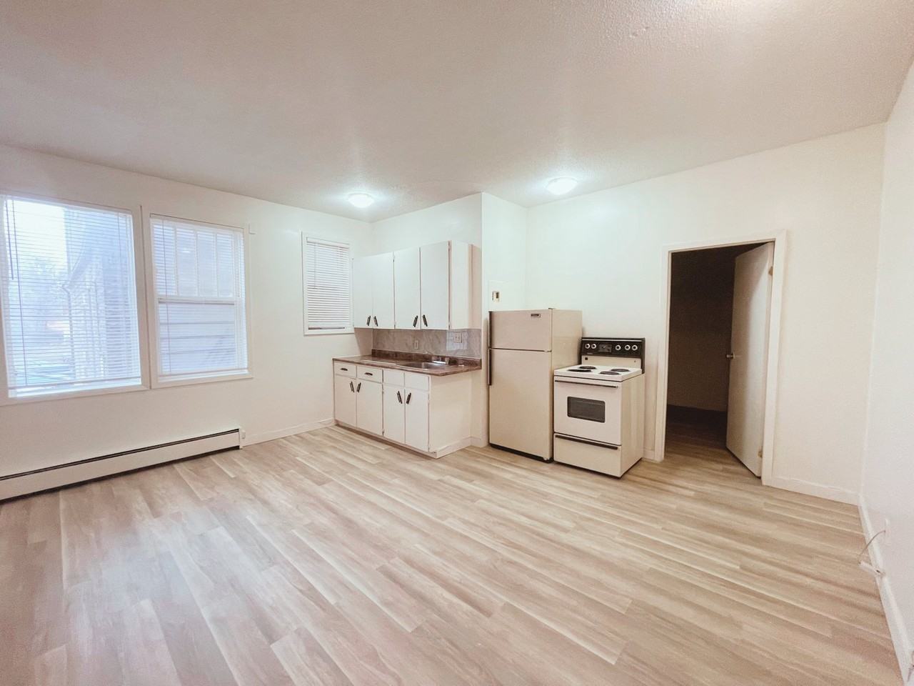 1503 Victoria Ave - Photo 7 of 9