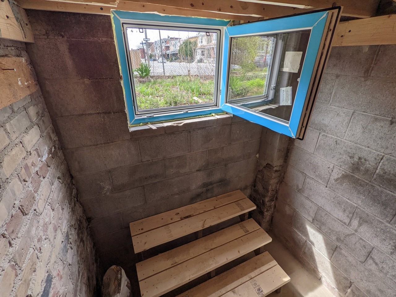 901 Ossington Ave - Photo 7 of 7