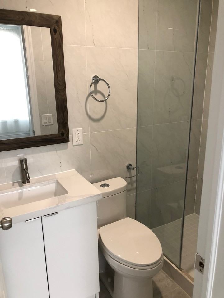 Bedrooms with Ensuite Bathroom near College and Spadina for RENT - Photo 4 of 14