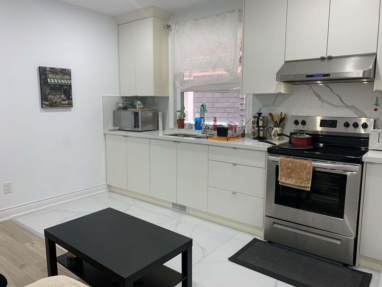 Bedrooms with Ensuite Bathroom near College and Spadina for RENT - Photo 5 of 14