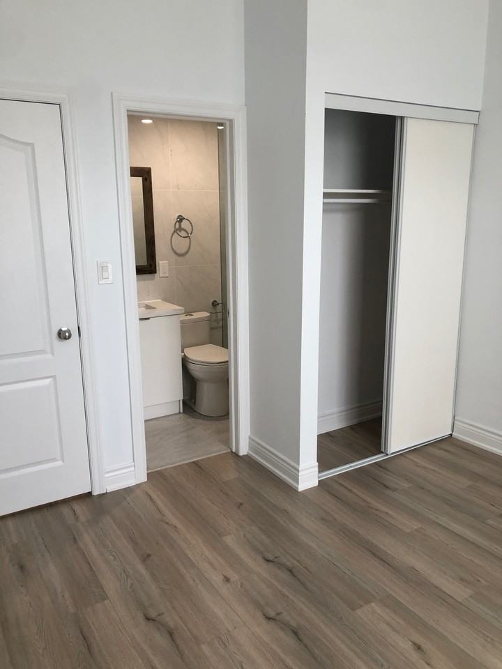 Bedrooms with Ensuite Bathroom near College and Spadina for RENT - Photo 3 of 14