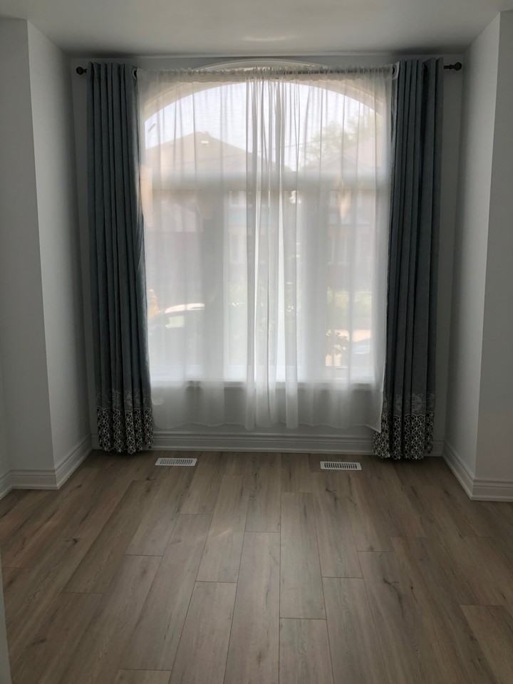 Bedrooms with Ensuite Bathroom near College and Spadina for RENT - Photo 2 of 14