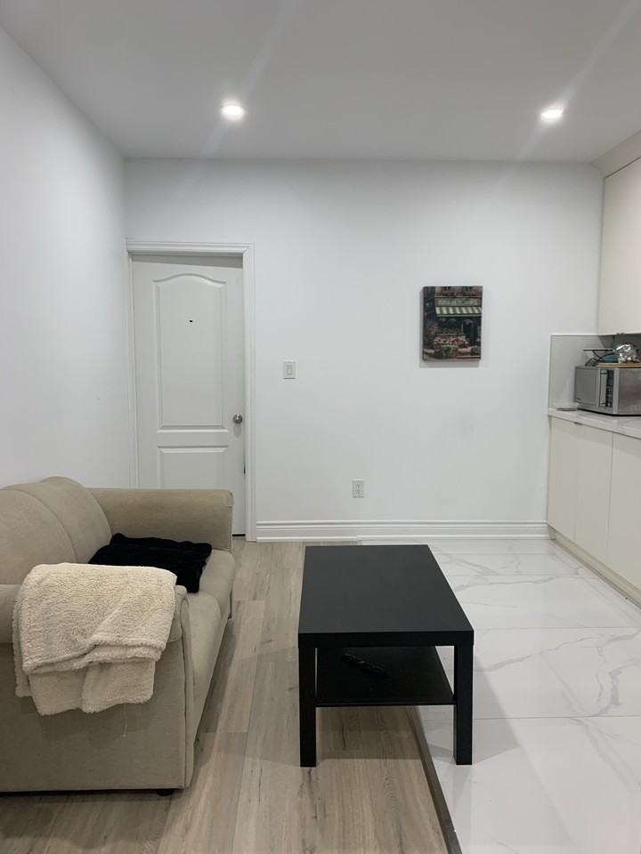 Bedrooms with Ensuite Bathroom near College and Spadina for RENT - Photo 6 of 14