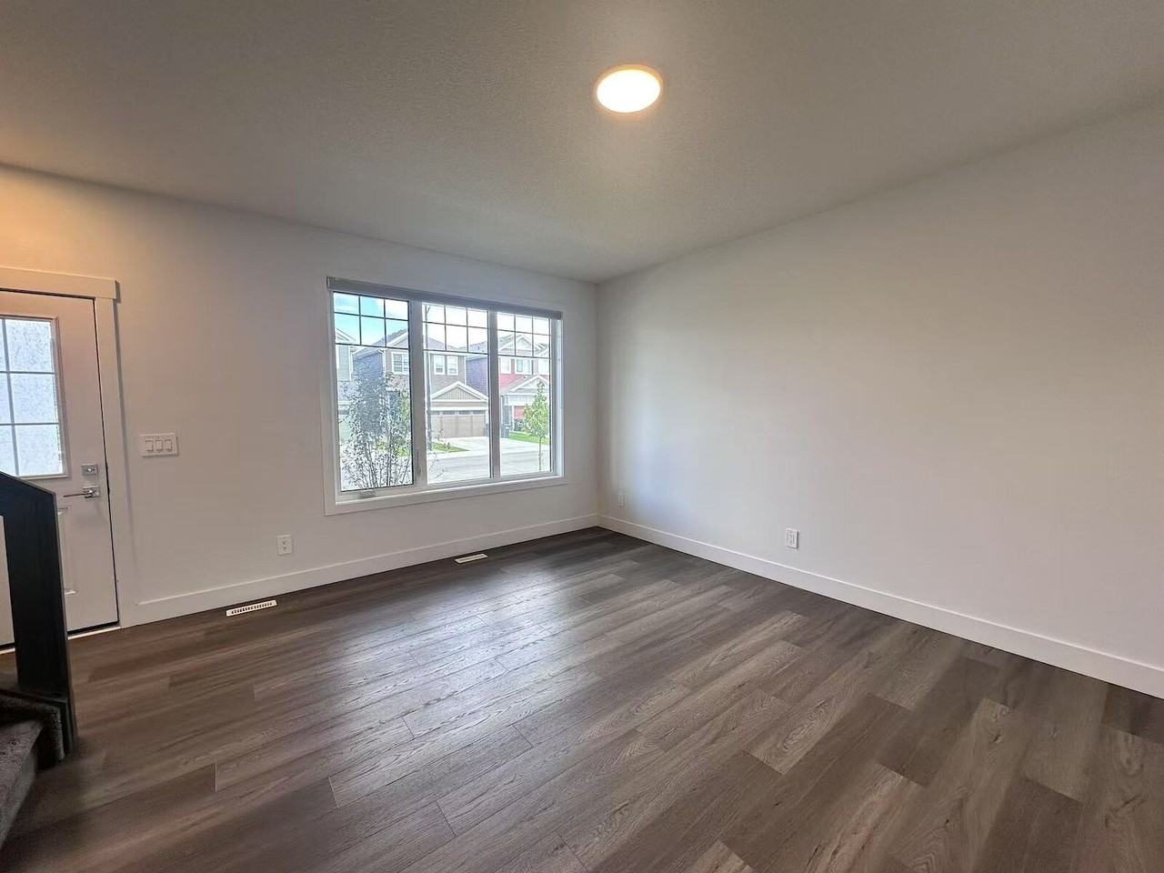 16731 30 Ave Sw - Photo 3 of 20