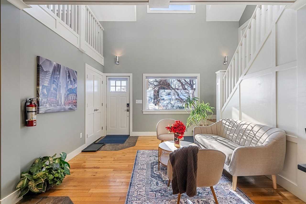 8512 46 Ave Nw - Photo 5 of 50