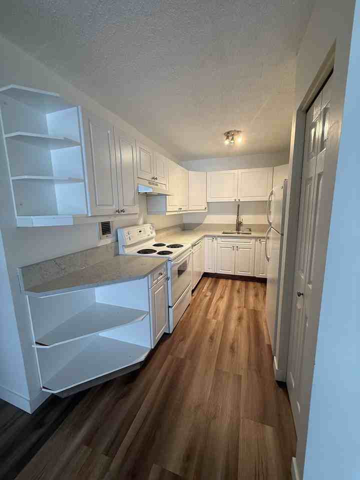 1234 14 Ave Sw - Photo 3 of 7