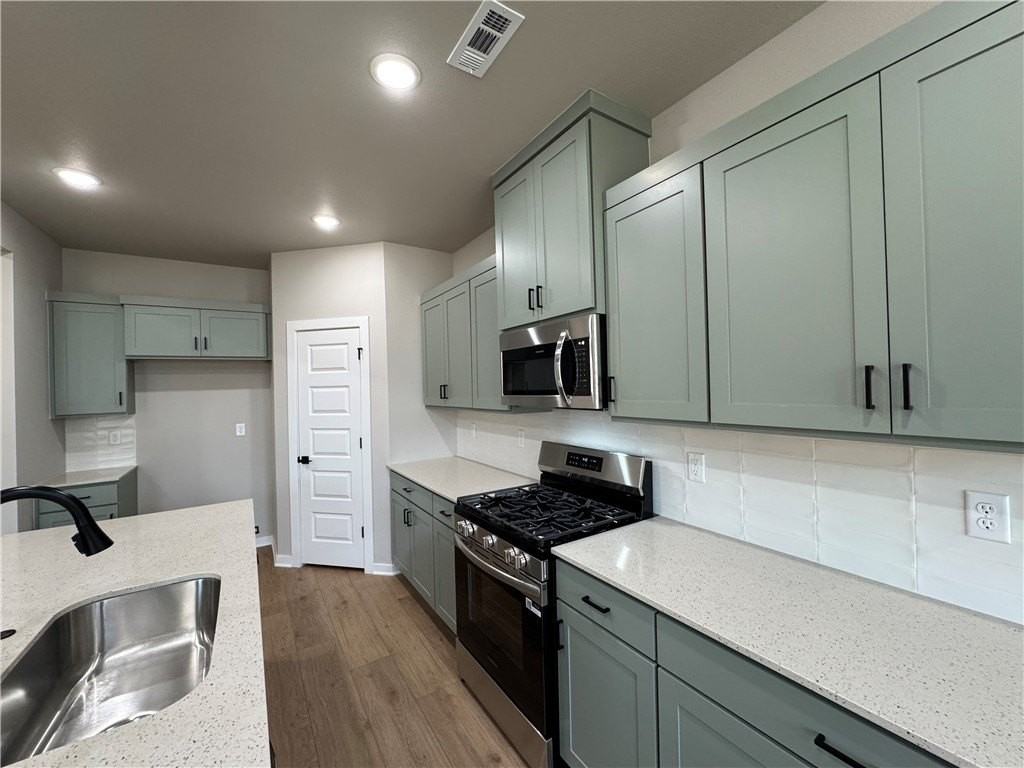 5910 Sw Desert Ave - Photo 7 of 29