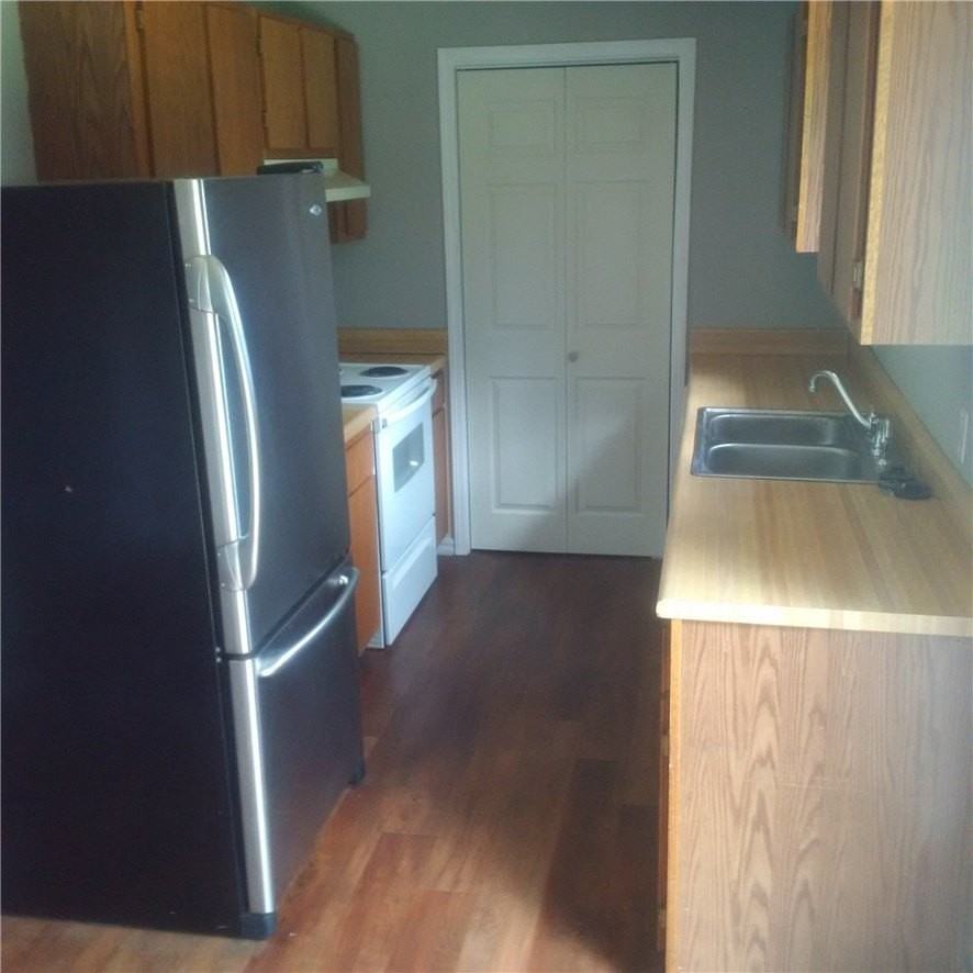 2110 S Emma Ave - Photo 3 of 10