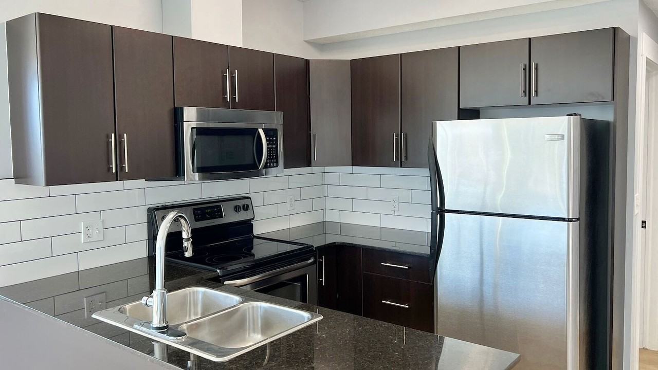 315 Riverfront Pointe - Tower C - Photo 7 of 26
