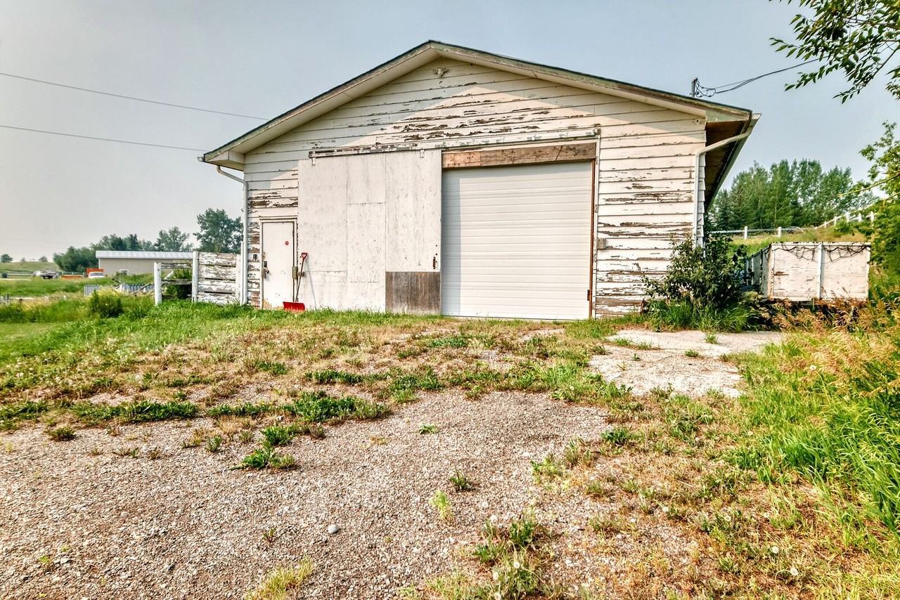 263077 Rge Rd 293a - Photo 3 of 18