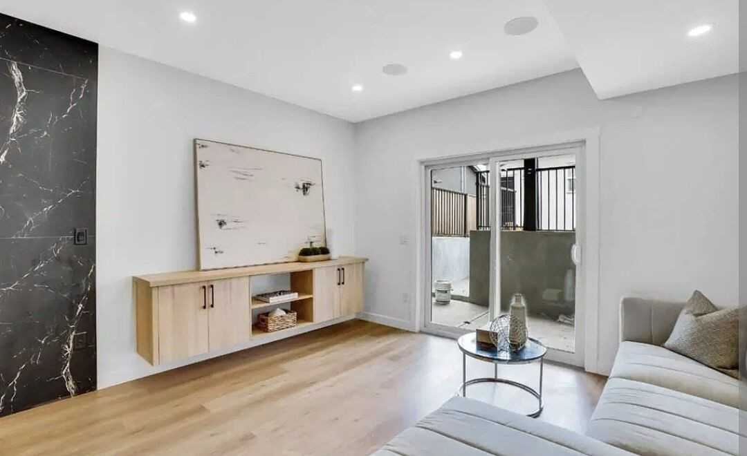 4709 19 Ave Nw - Photo 3 of 7