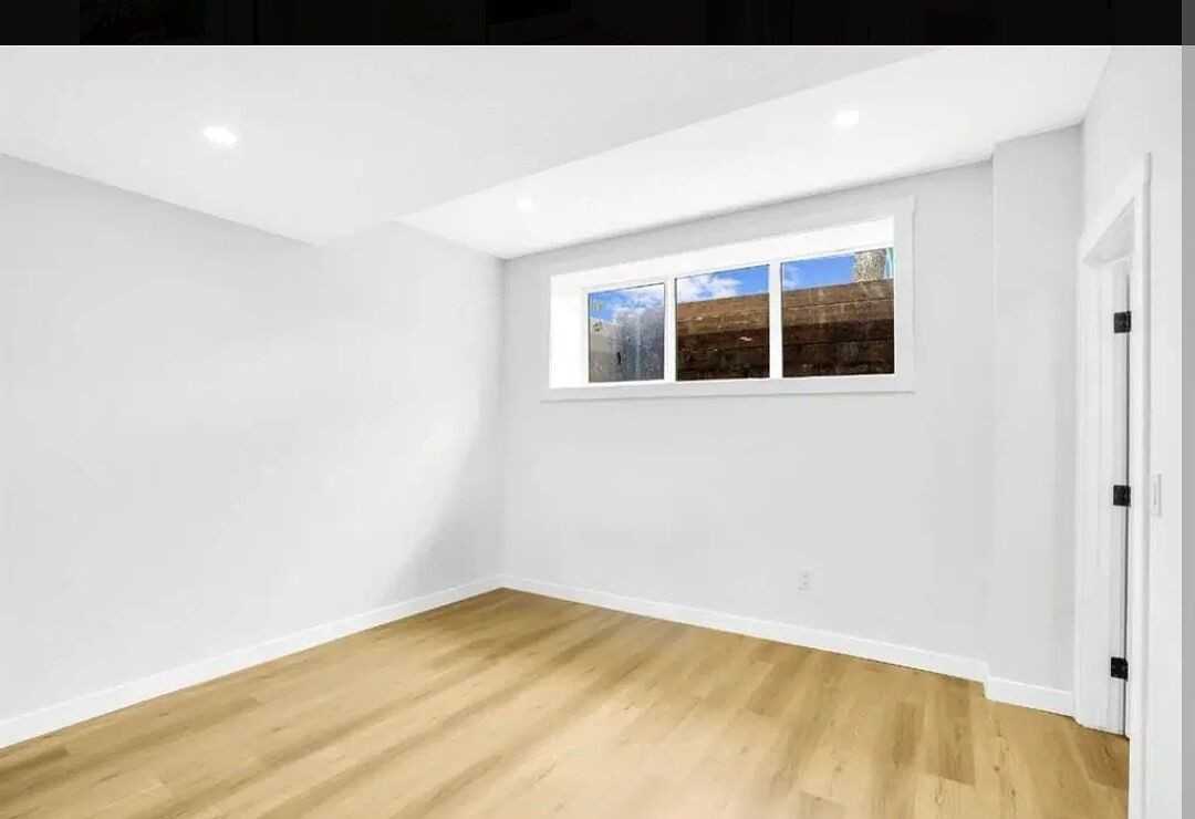 4709 19 Ave Nw - Photo 5 of 7